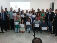 Entrega de Títulos aos Alunos Líderes e Vice Lideres da Escola Viva de Baixo Guandu